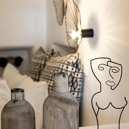 Helianthus Dream Homes * Oia (Santorini)