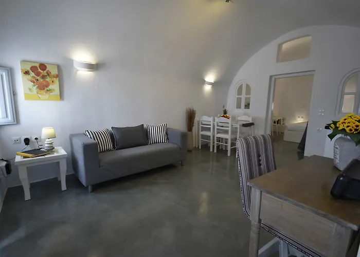 Helianthus Dream Homes * أويا