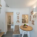 Helianthus Dream Homes * Oia (Santorini)